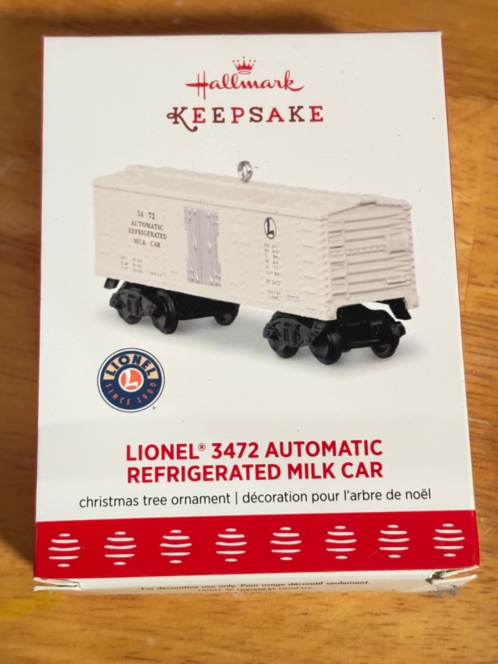 Hallmark Keepsake Lionel 3472 Automatic Refrigerated Milk Car Ornament